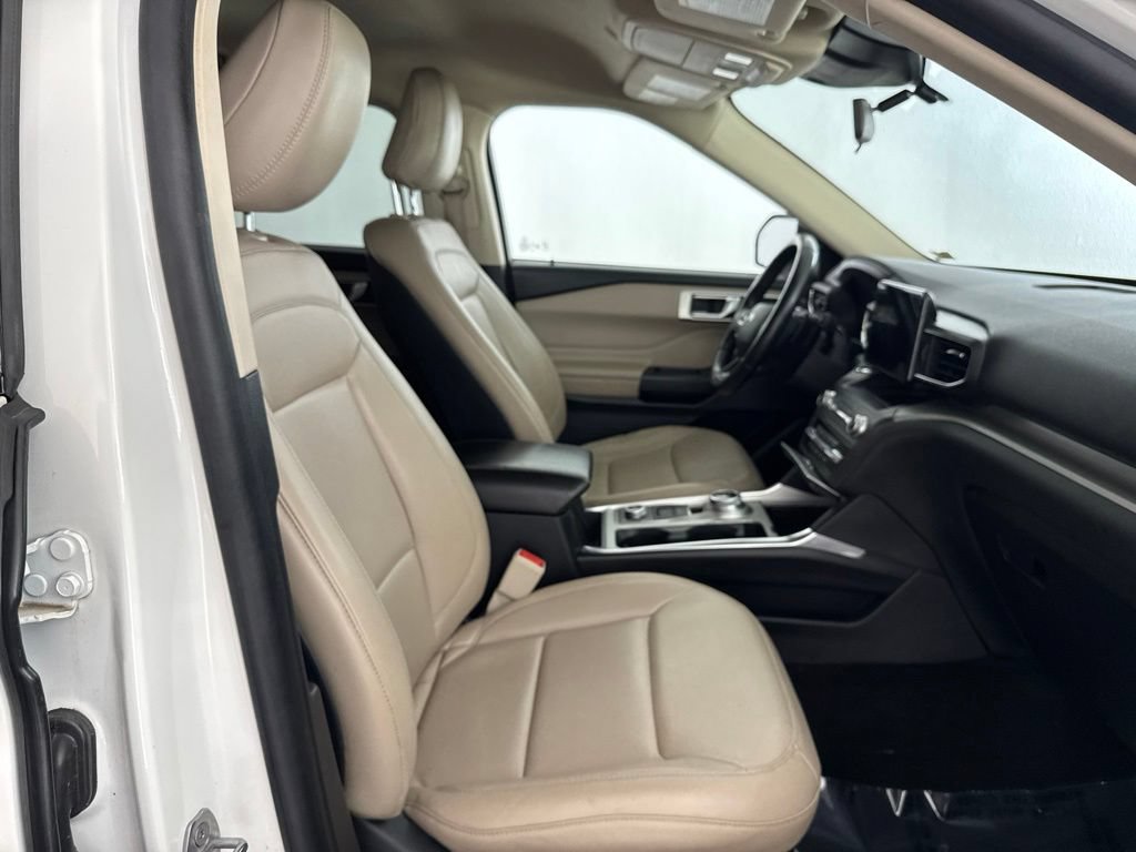 Used 2020 Ford Explorer XLT w/ Equipment Group 202A AWD/4WD image 22
