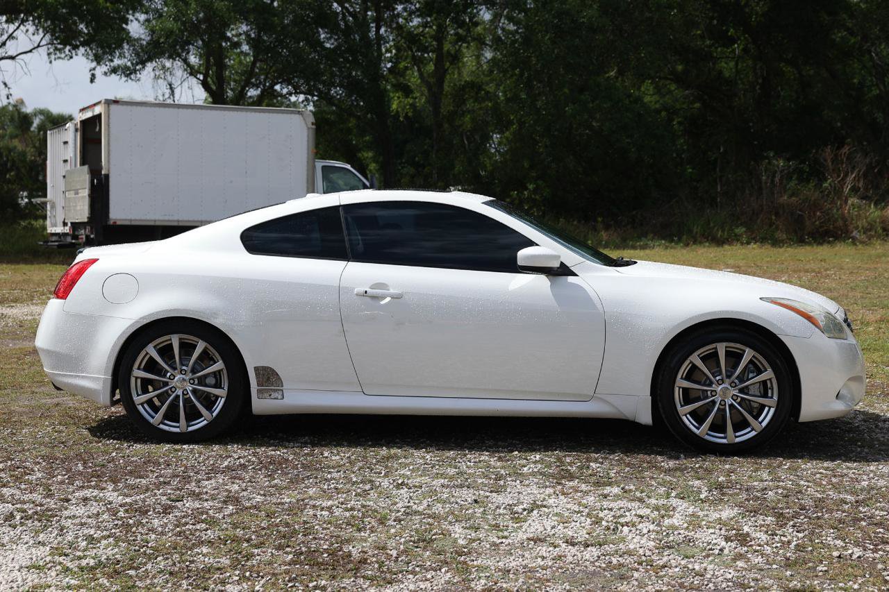 Used 2009 INFINITI G37 Journey w/ Premium Pkg image 12