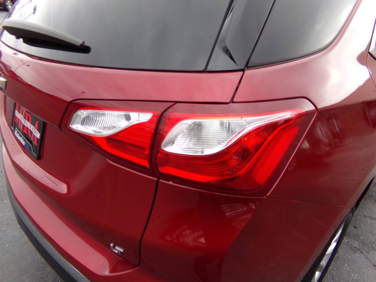 Used 2018 Chevrolet Equinox LT FWD image 14