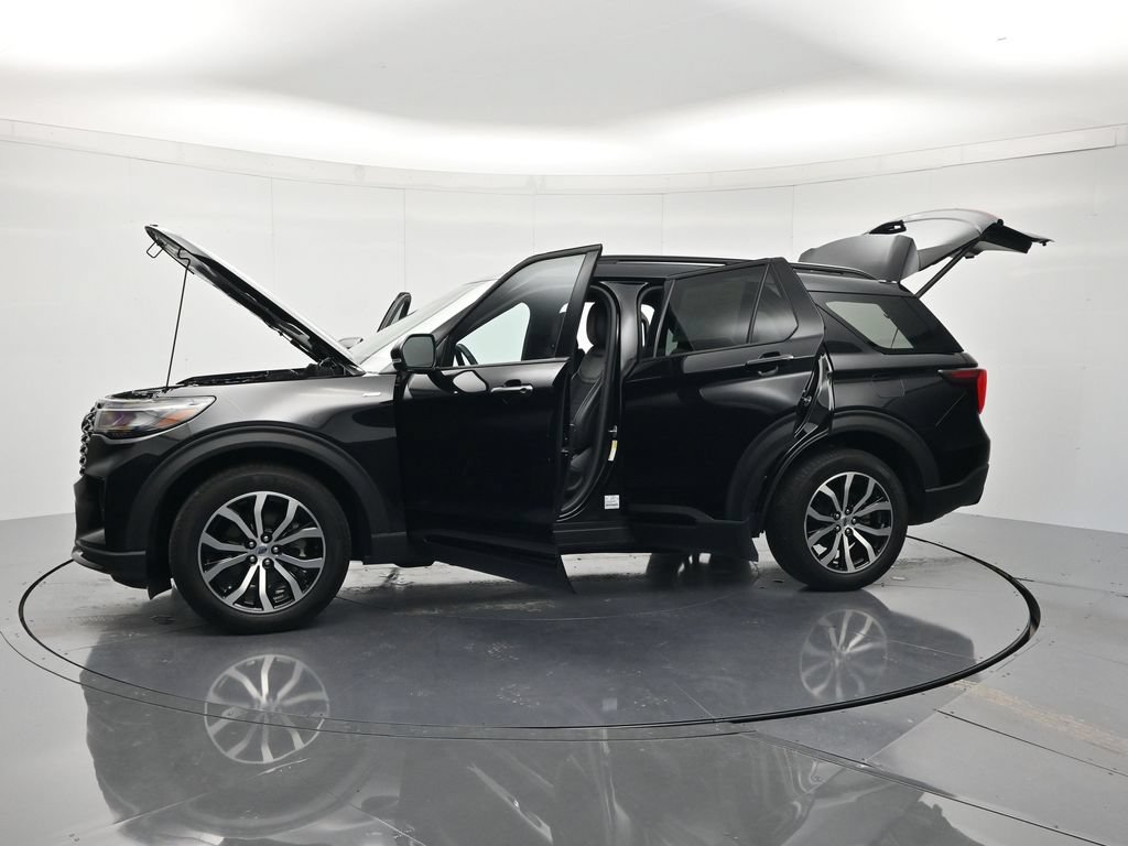 Used 2025 Ford Explorer ST-Line AWD/4WD image 47