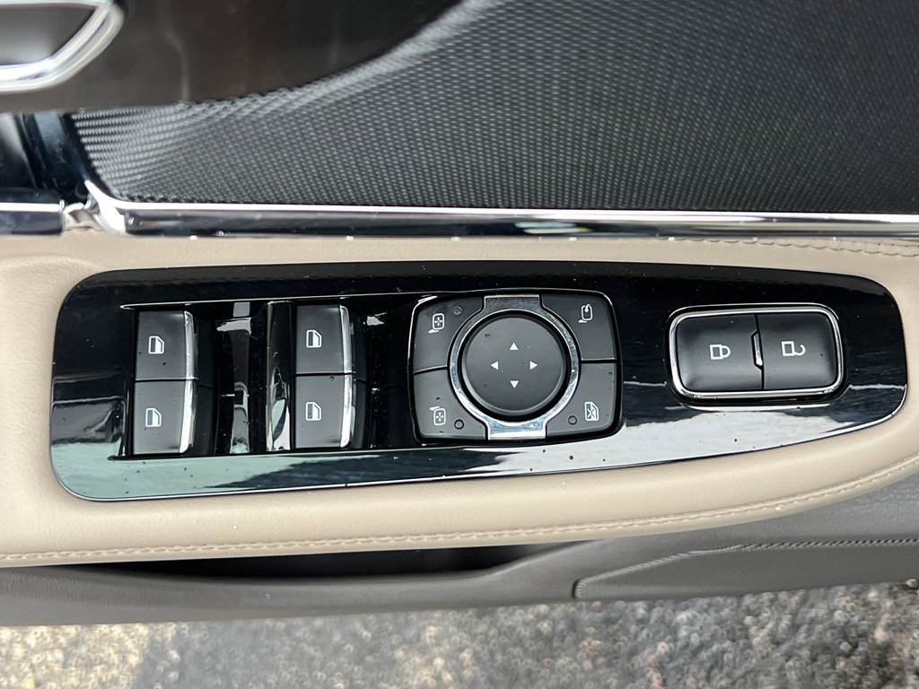 Used 2023 Lincoln Corsair Reserve w/ Equipment Group 202A image 14