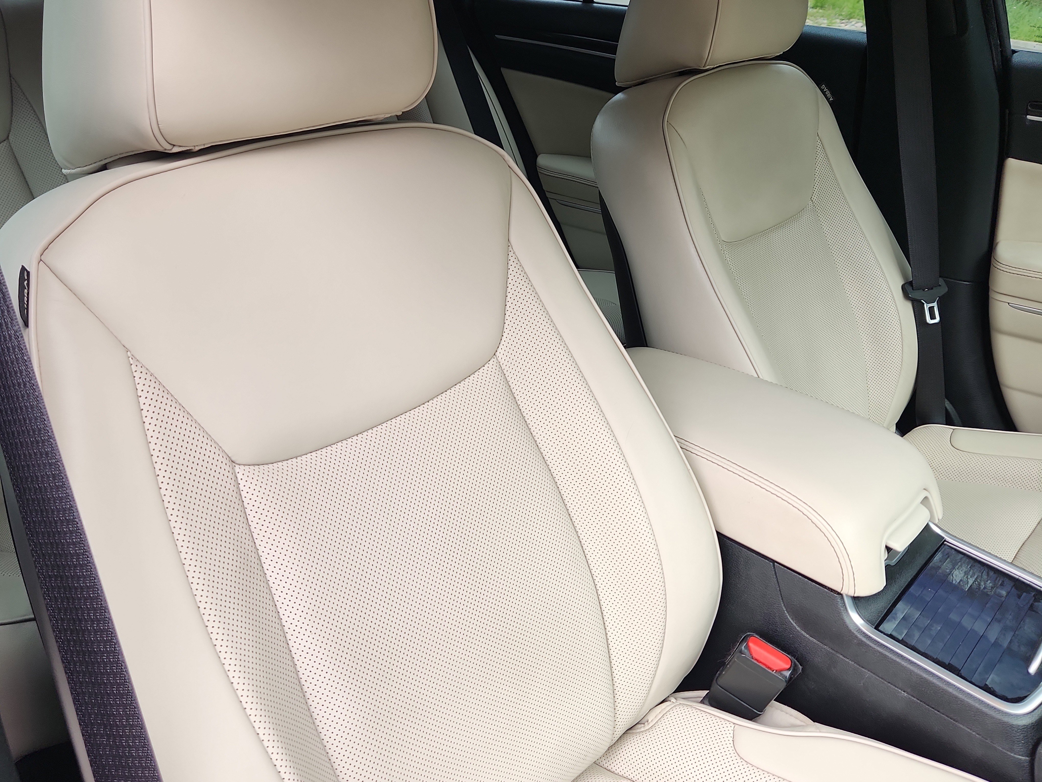 Used 2018 Chrysler 300 Limited image 14