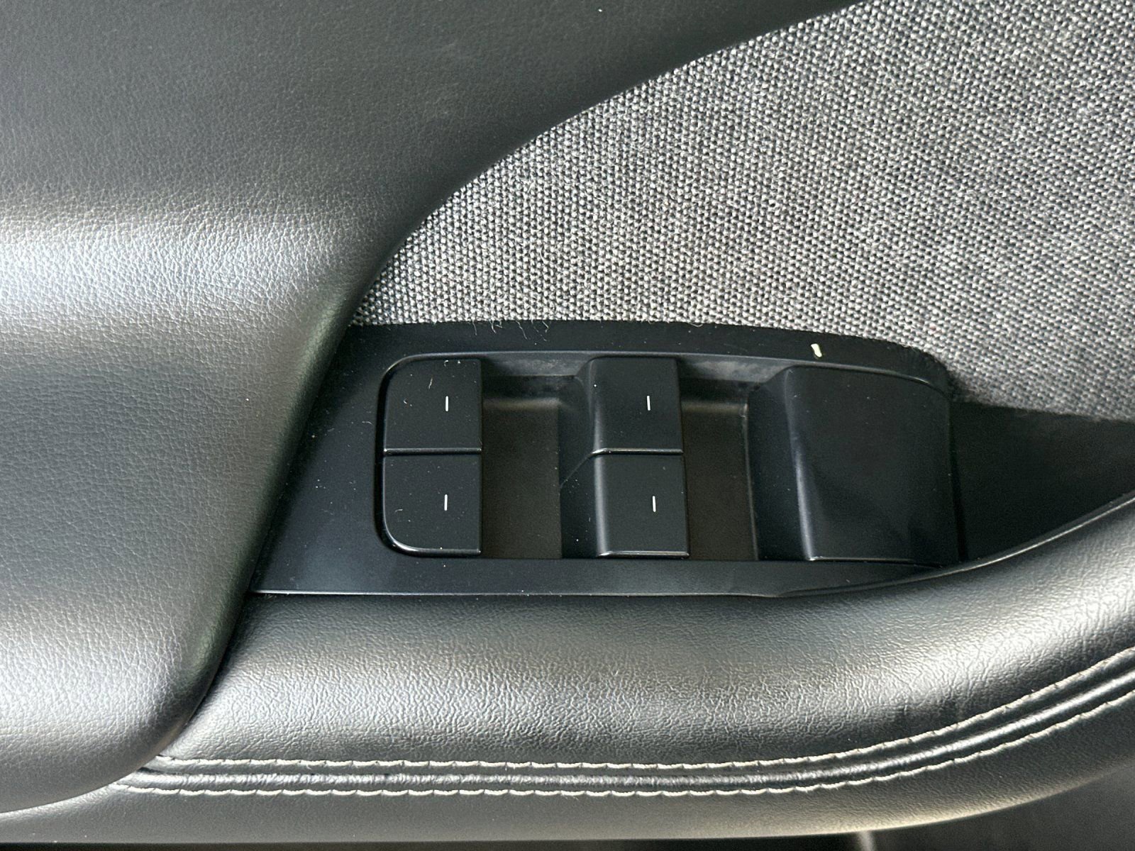 Used 2021 Tesla Model S Plaid image 12