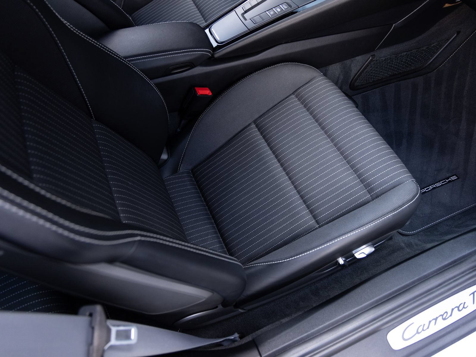 Certified 2018 Porsche 911 Carrera T RWD image 31