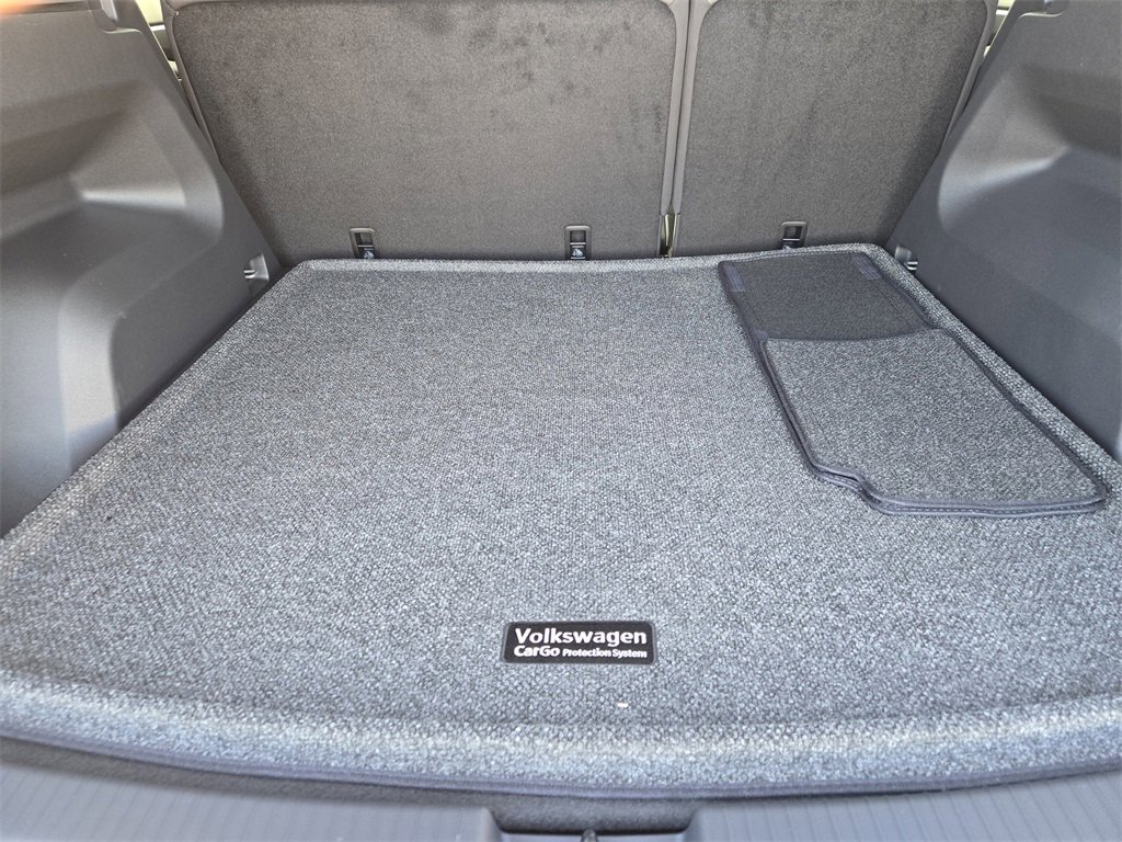 New 2026 Volkswagen Atlas Cross Sport SEL Premium R-Line image 24