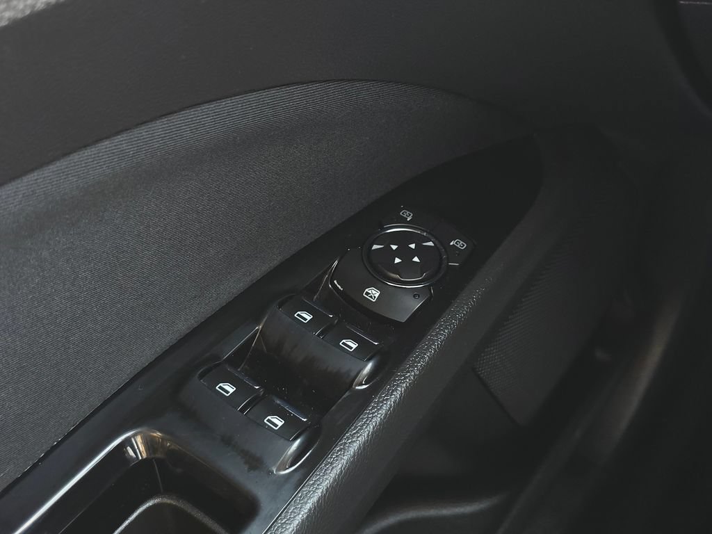 Used 2016 Ford Fusion SE FWD image 27