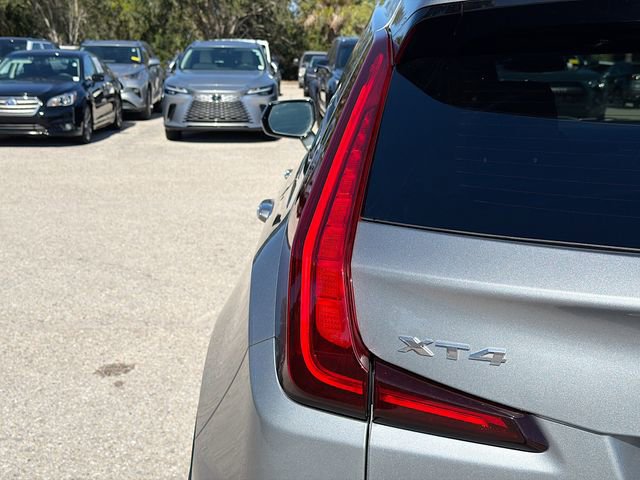 Used 2024 Cadillac XT4 Premium Luxury image 10