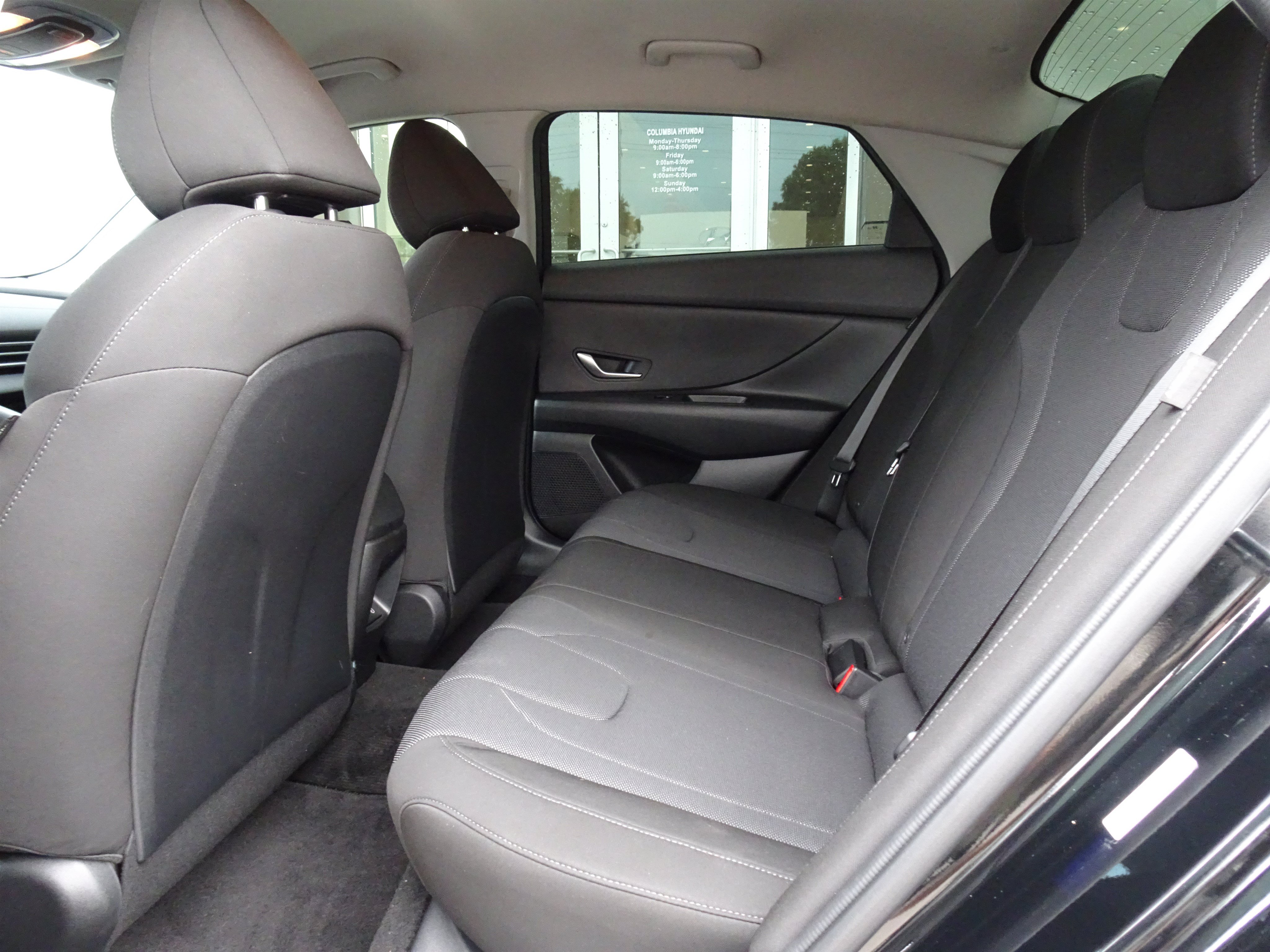 Used 2024 Hyundai Elantra SE FWD image 13