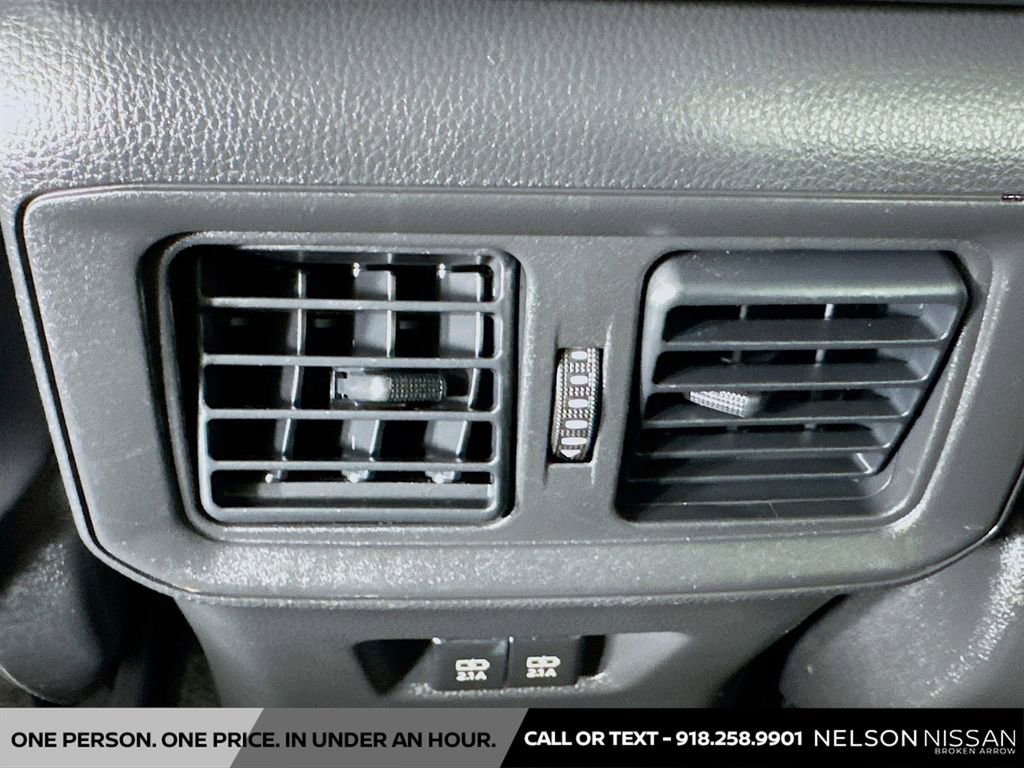 Used 2020 Toyota RAV4 XLE Premium image 24