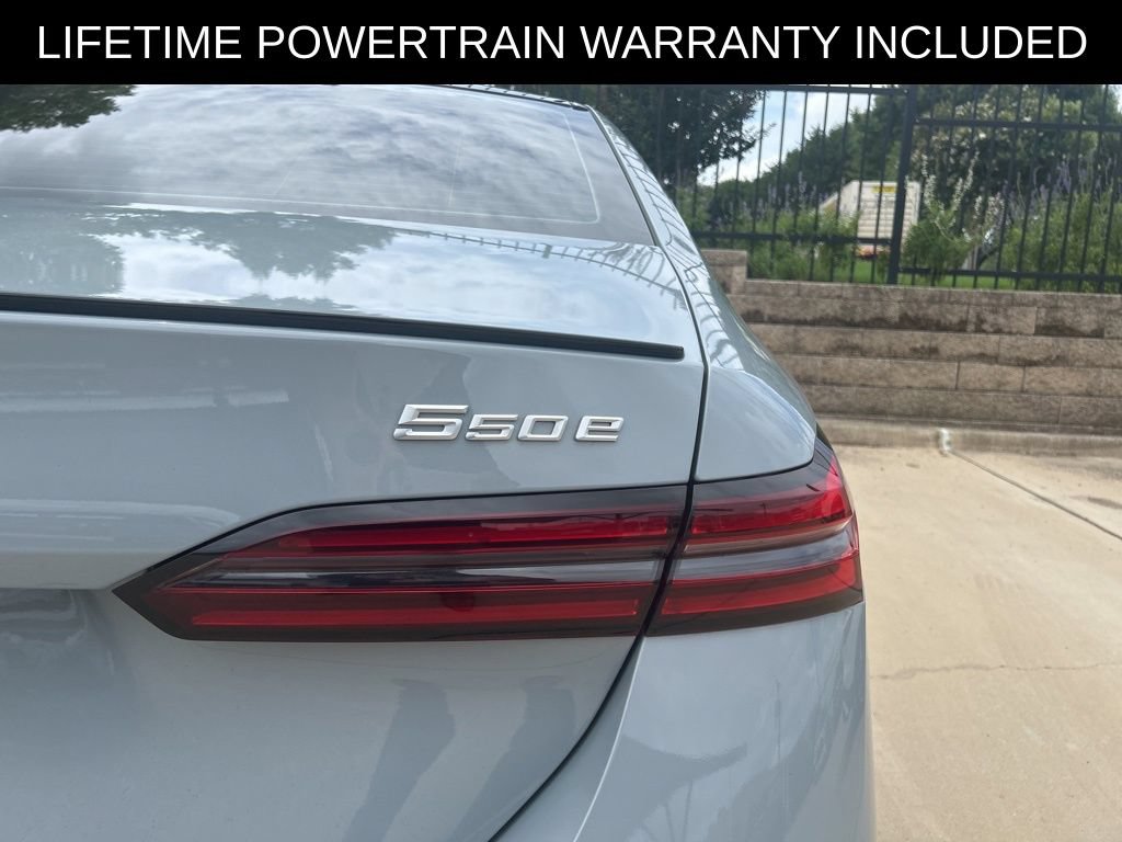Used 2026 BMW 550e xDrive w/ Executive Package AWD/4WD image 7