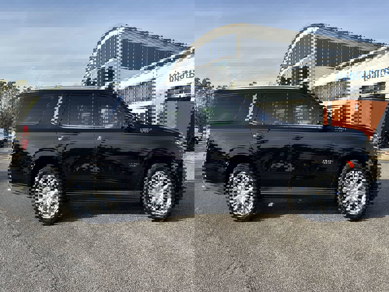 Used 2023 Chevrolet Tahoe High Country w/ Premium Package 2 image 10