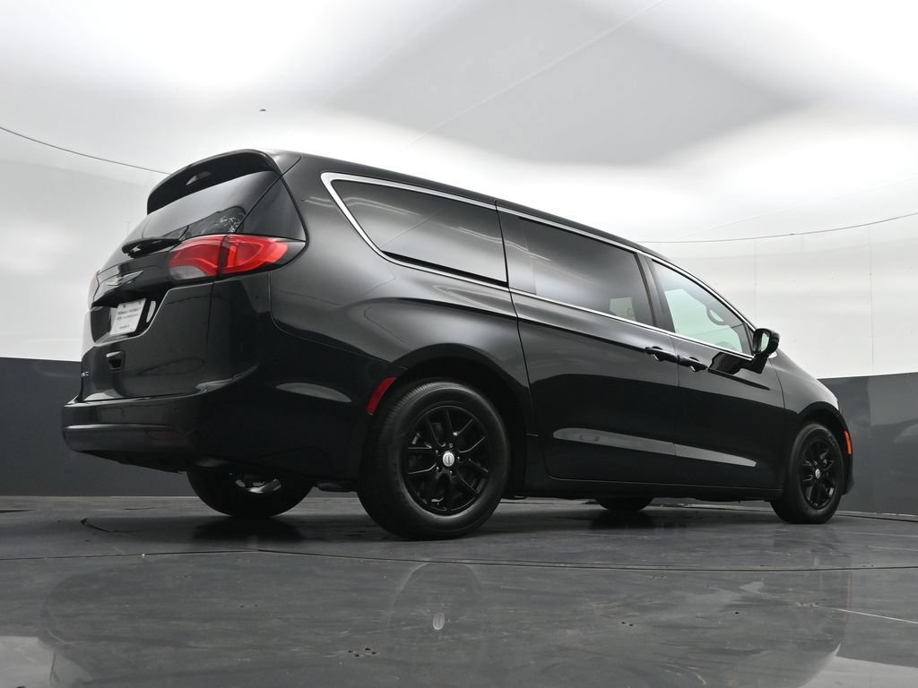 Used 2026 Chrysler Voyager LX FWD image 38