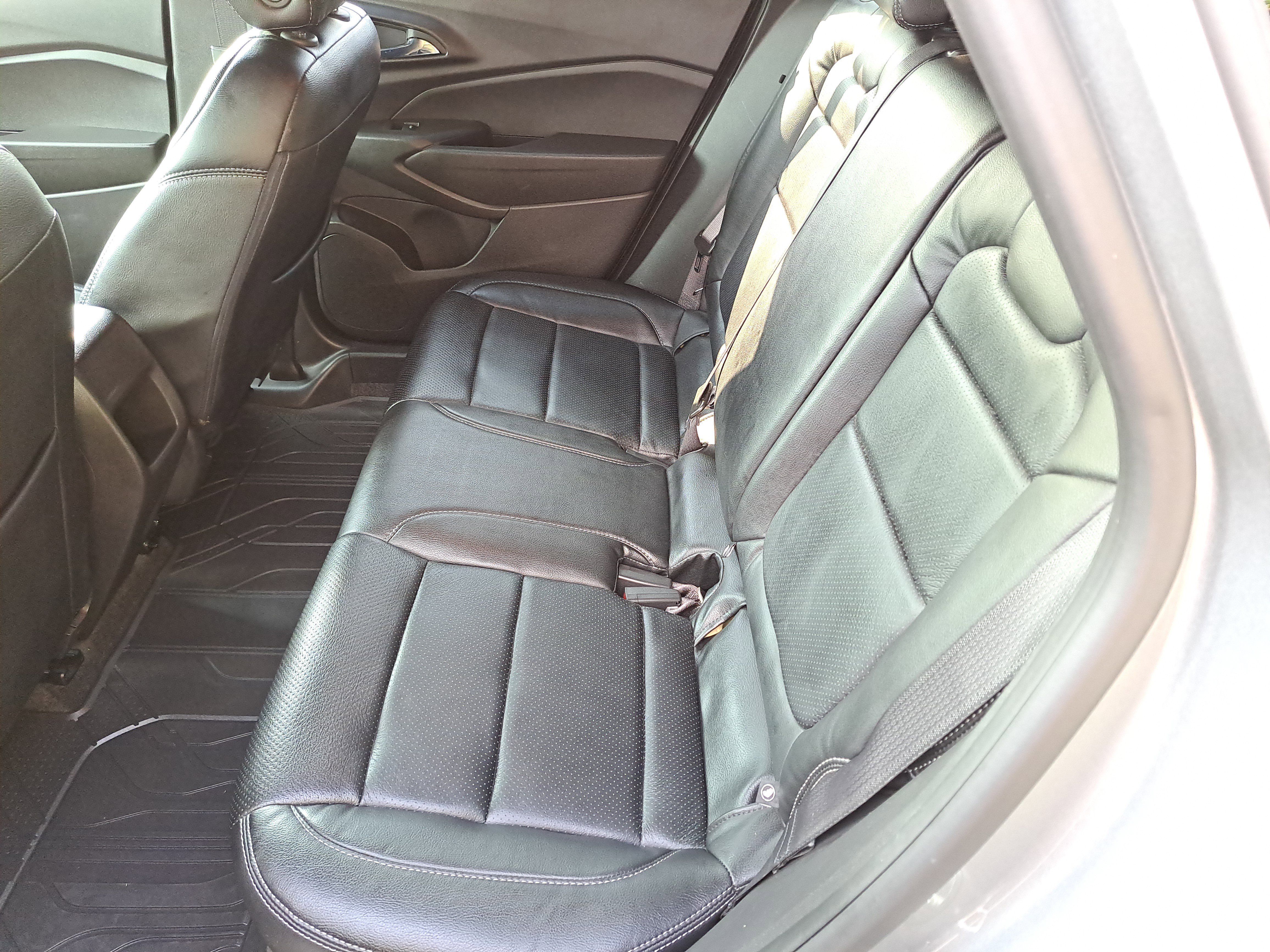 Used 2024 Chevrolet Trax RS w/ Sunroof Package image 10