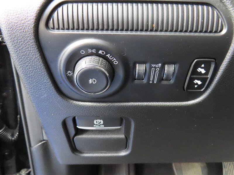 Used 2024 Jeep Wagoneer L Series III w/ Flexible Seating Group AWD/4WD image 12