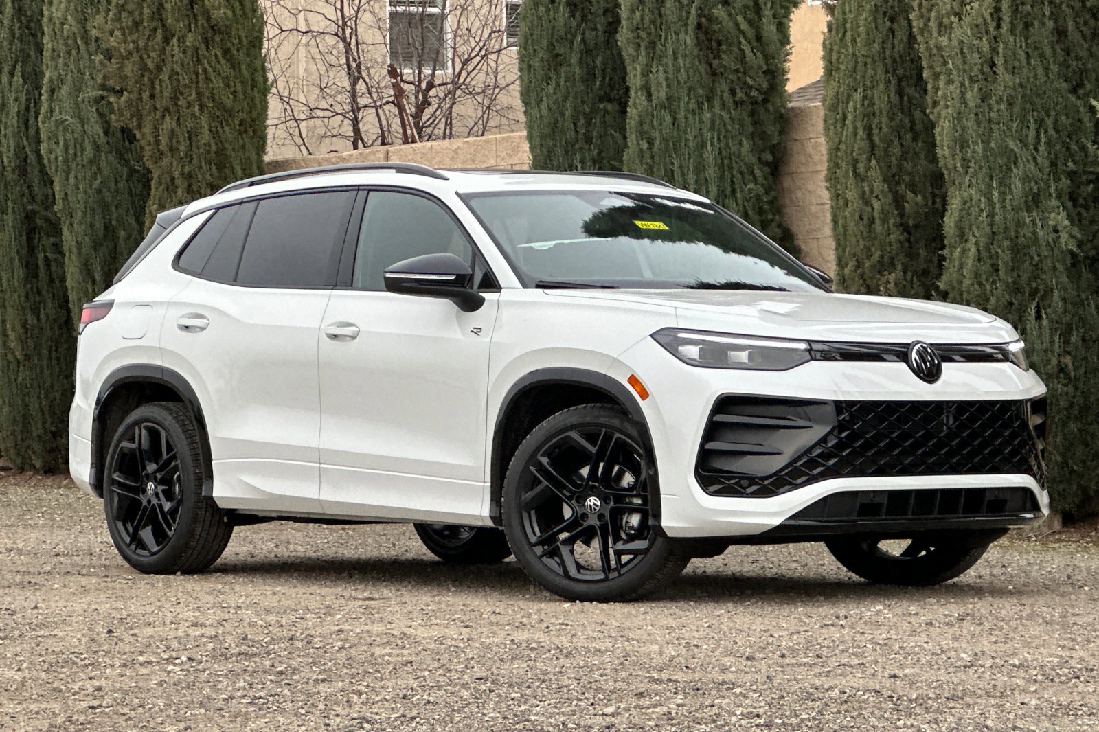 New 2026 Volkswagen Tiguan SE R-Line image 2