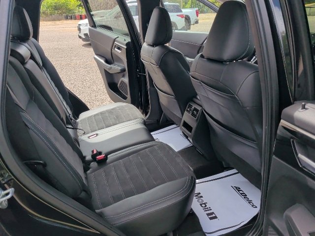 Used 2024 Mitsubishi Outlander SE image 21