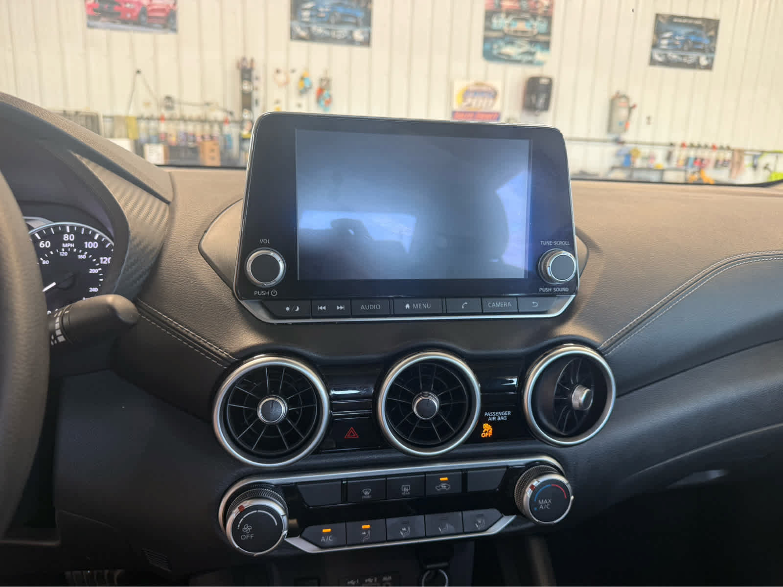 Used 2024 Nissan Sentra SV FWD image 11