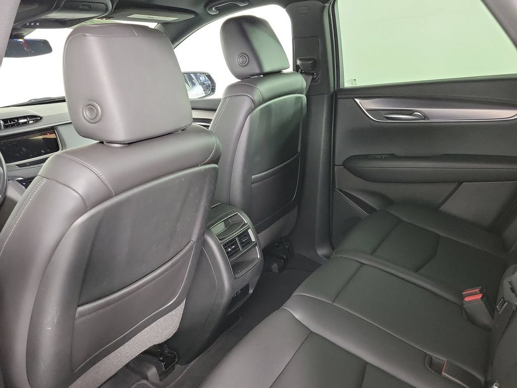 Used 2022 Cadillac XT5 Luxury FWD image 12