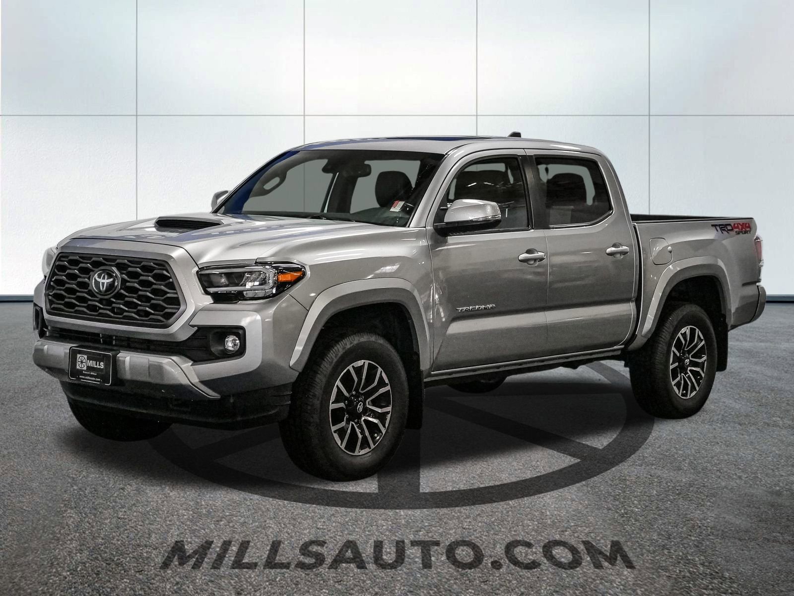 Used 2023 Toyota Tacoma TRD Sport image 2