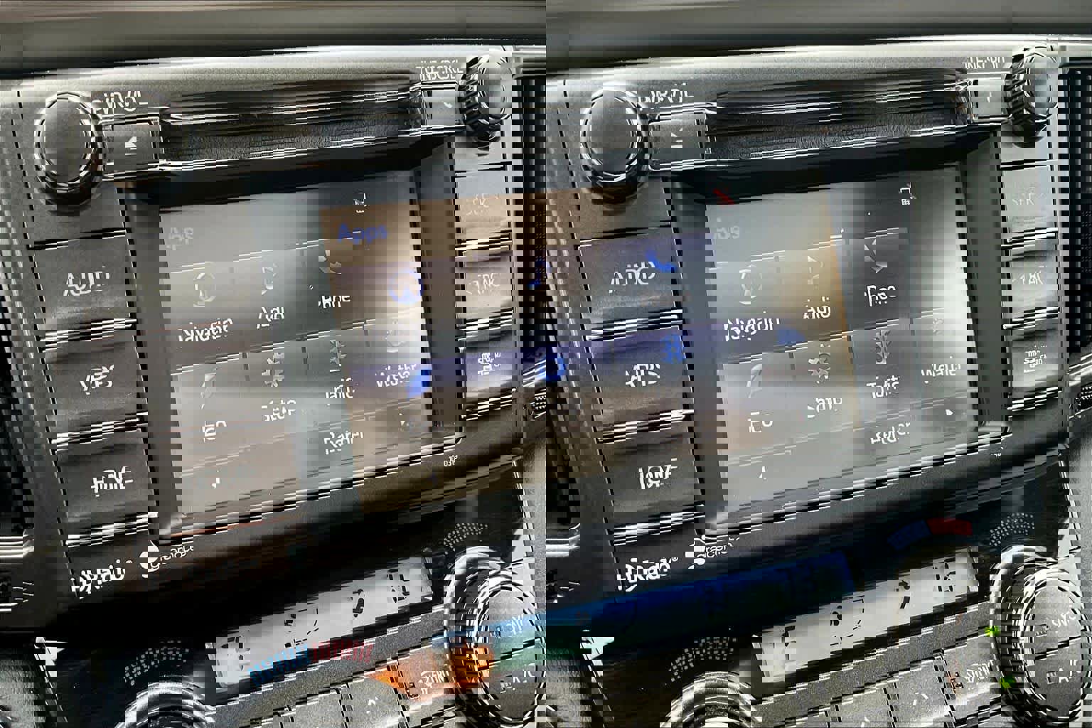 Used 2015 Toyota RAV4 Limited w/ Technology Package image 36