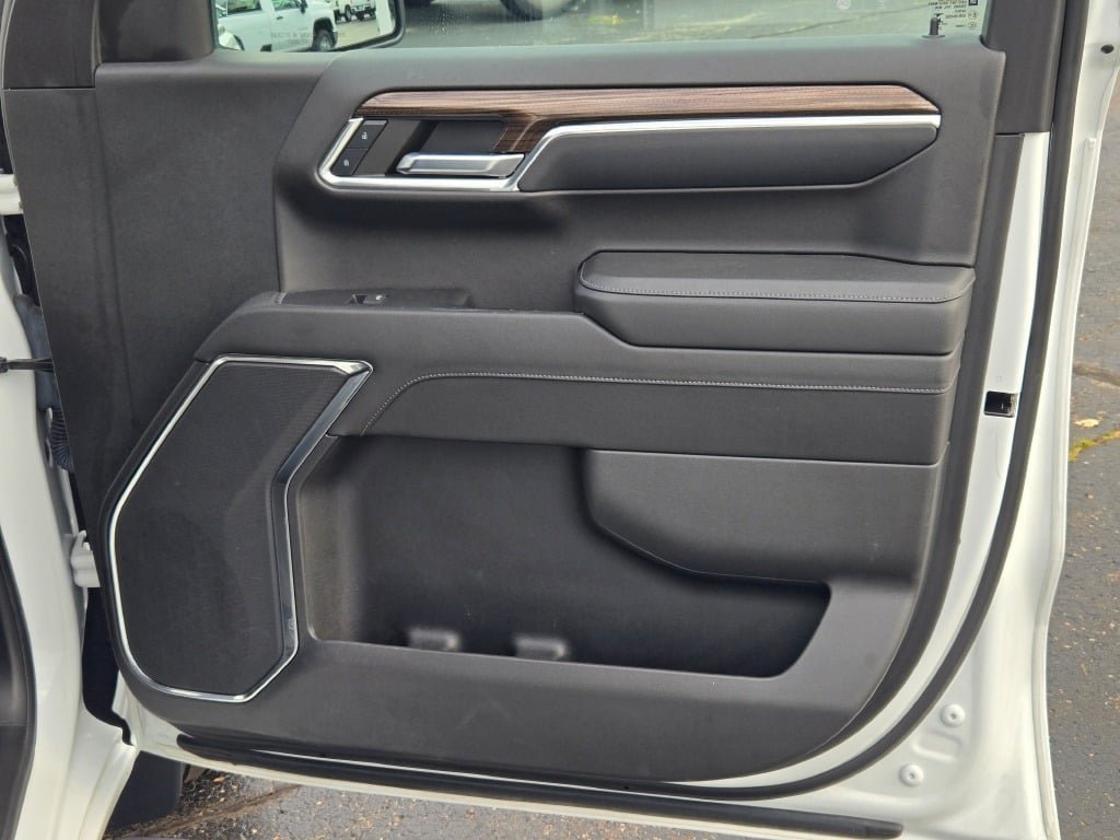 Certified 2023 Chevrolet Silverado 1500 LT AWD/4WD image 4