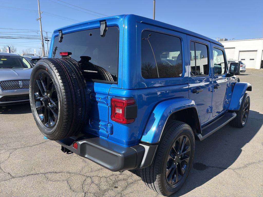 Used 2023 Jeep Wrangler Unlimited Sahara w/ Cold Weather Group AWD/4WD image 6