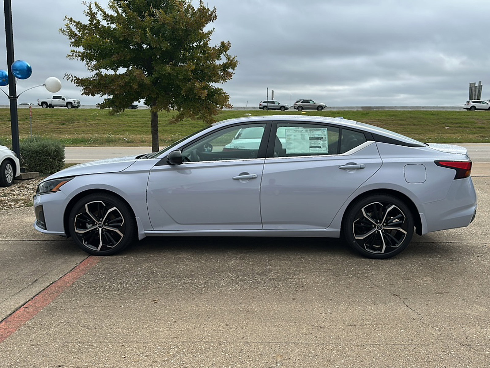 New 2025 Nissan Altima 2.5 SR w/ SR Premium Package image 5