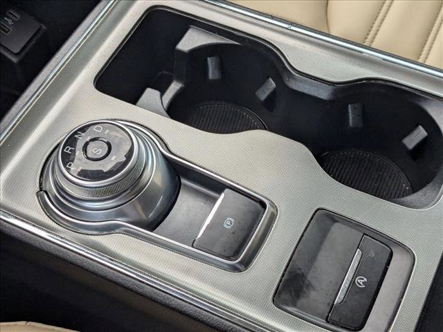 Used 2022 Ford Edge SEL image 12