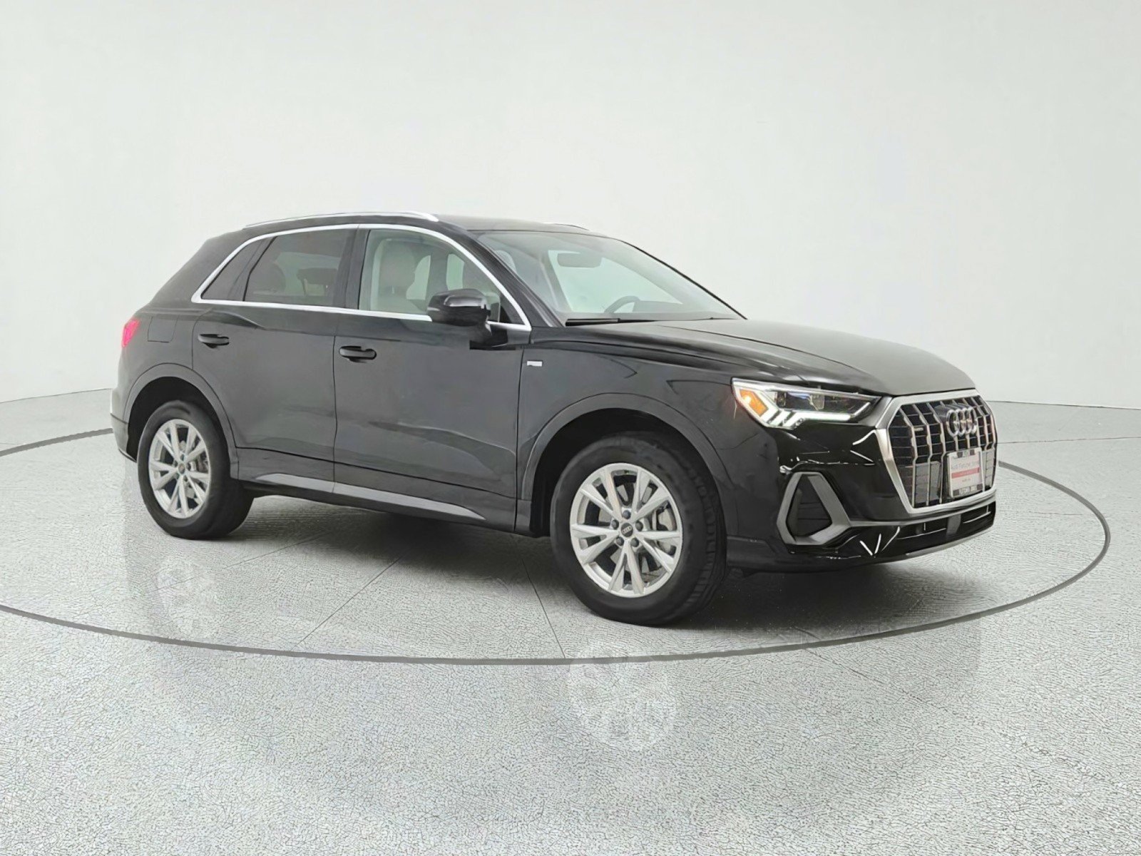 Used 2024 Audi Q3 2.0T Premium AWD/4WD image 3