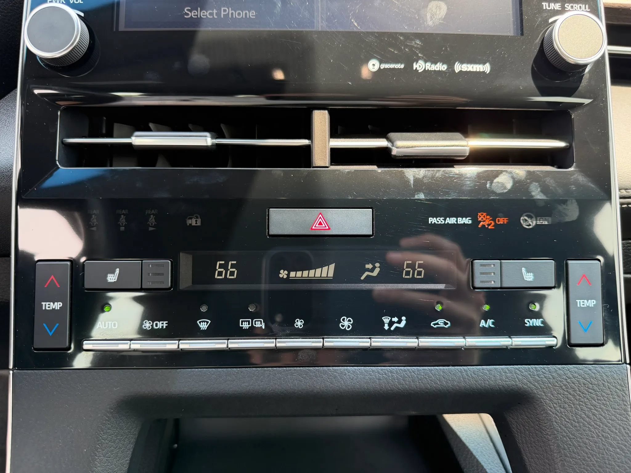 Used 2019 Toyota Avalon XLE FWD image 30