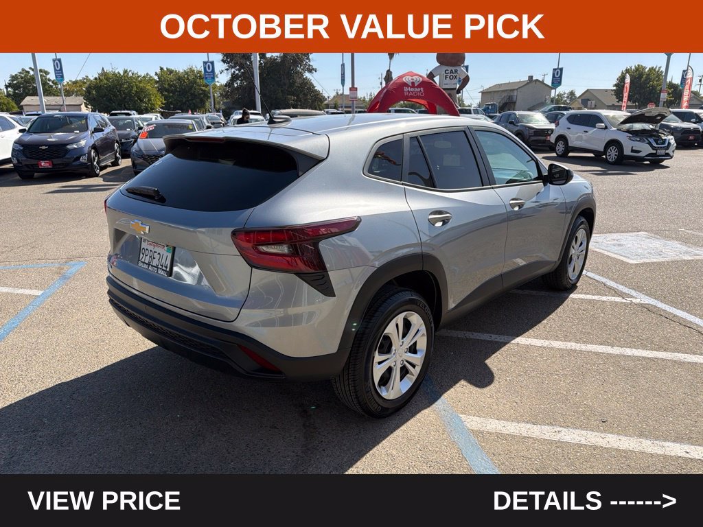 Used 2025 Chevrolet Trax LS w/ Driver Confidence Package FWD image 5
