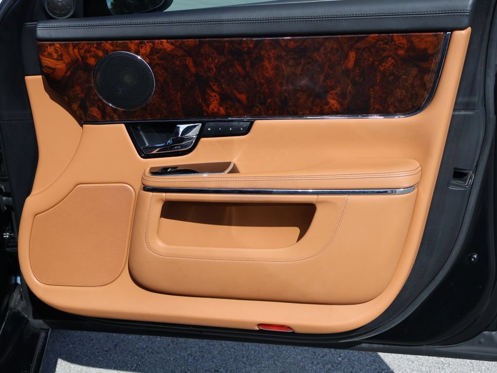 Used 2011 Jaguar XJ L RWD image 12