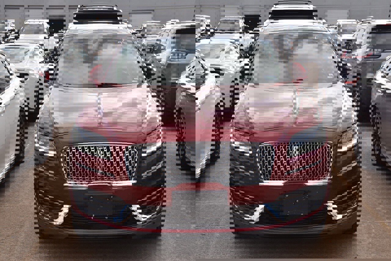 Used 2019 Lincoln Nautilus Reserve image 3