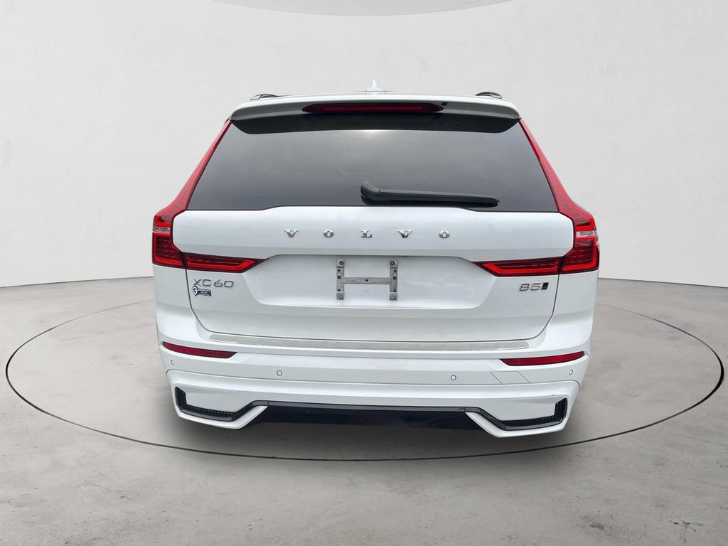 Certified 2024 Volvo XC60 B5 Core w/ Protection Package Premier AWD/4WD image 4