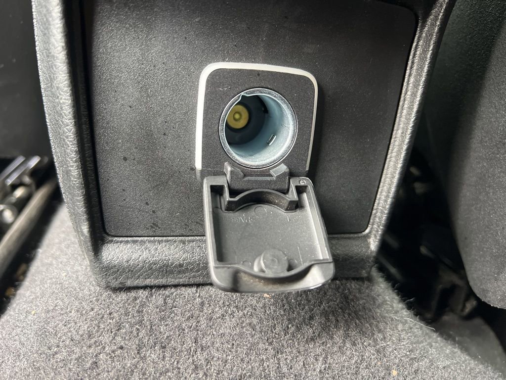 Used 2025 Jeep Compass Limited image 29