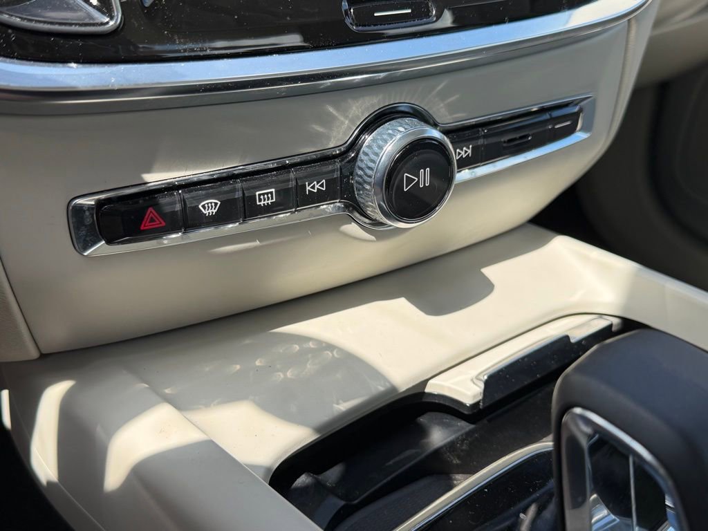 Used 2025 Volvo S60 B5 Core image 21