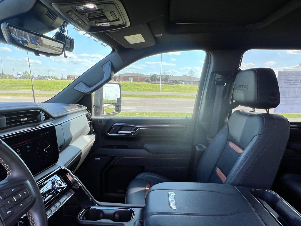Used 2025 GMC Sierra 2500 AT4 w/ AT4 Premium Plus Package image 17