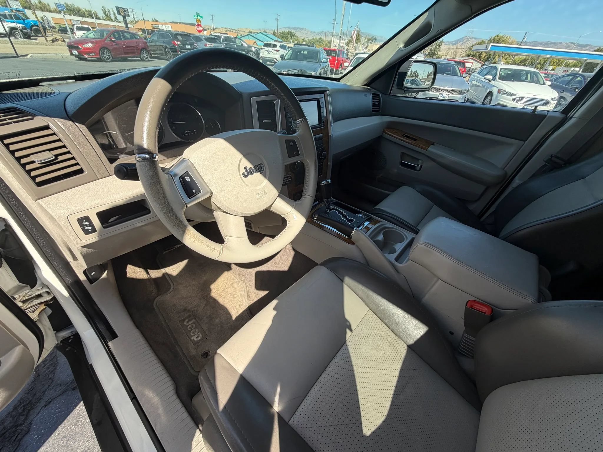 Used 2008 Jeep Grand Cherokee Limited w/ Trailer Tow Group IV AWD/4WD image 11