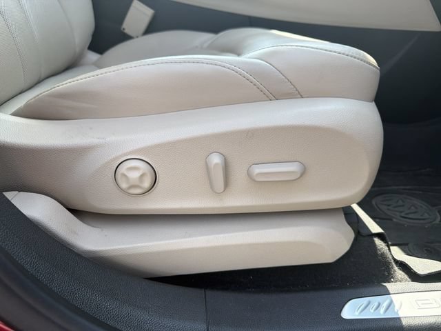 Used 2019 Buick Envision Premium w/ Driver Confidence Package AWD/4WD image 16