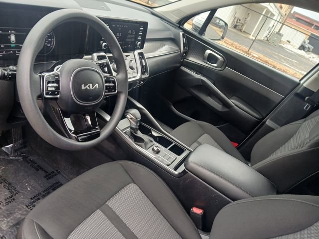 Certified 2023 Kia Sorento LX image 33