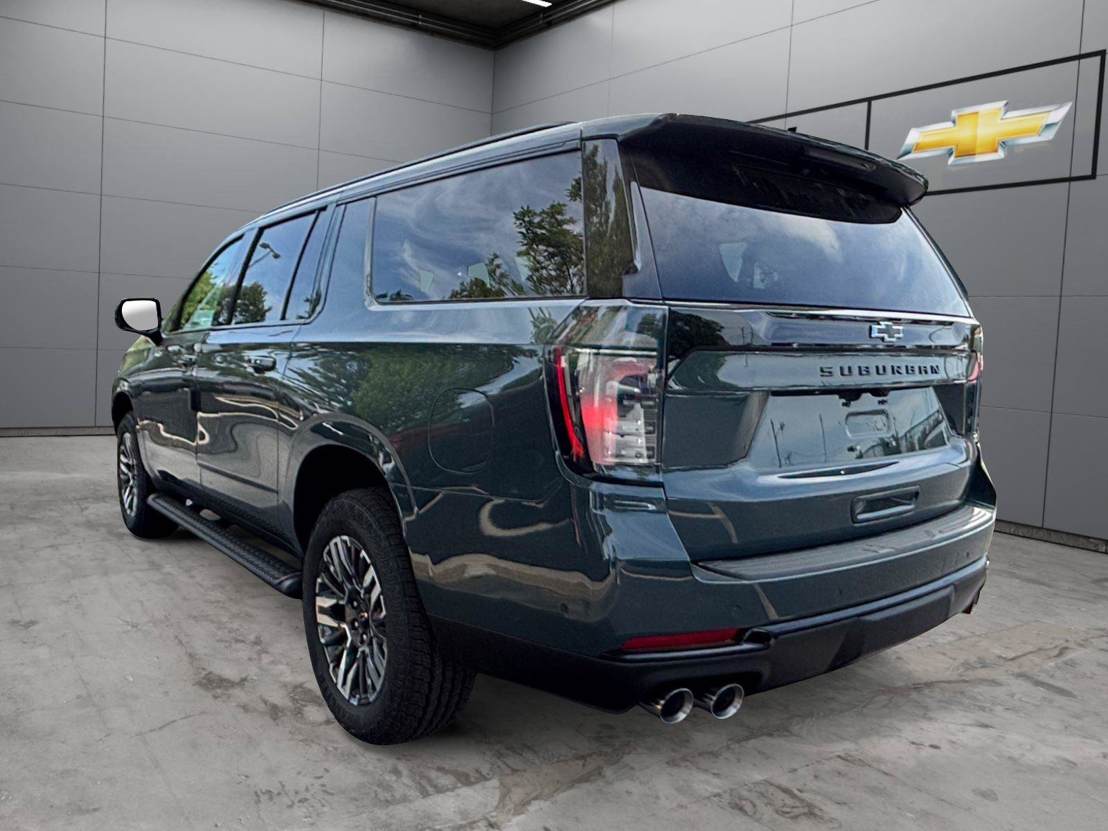 New 2026 Chevrolet Suburban Z71 w/ Comfort Package AWD/4WD image 3