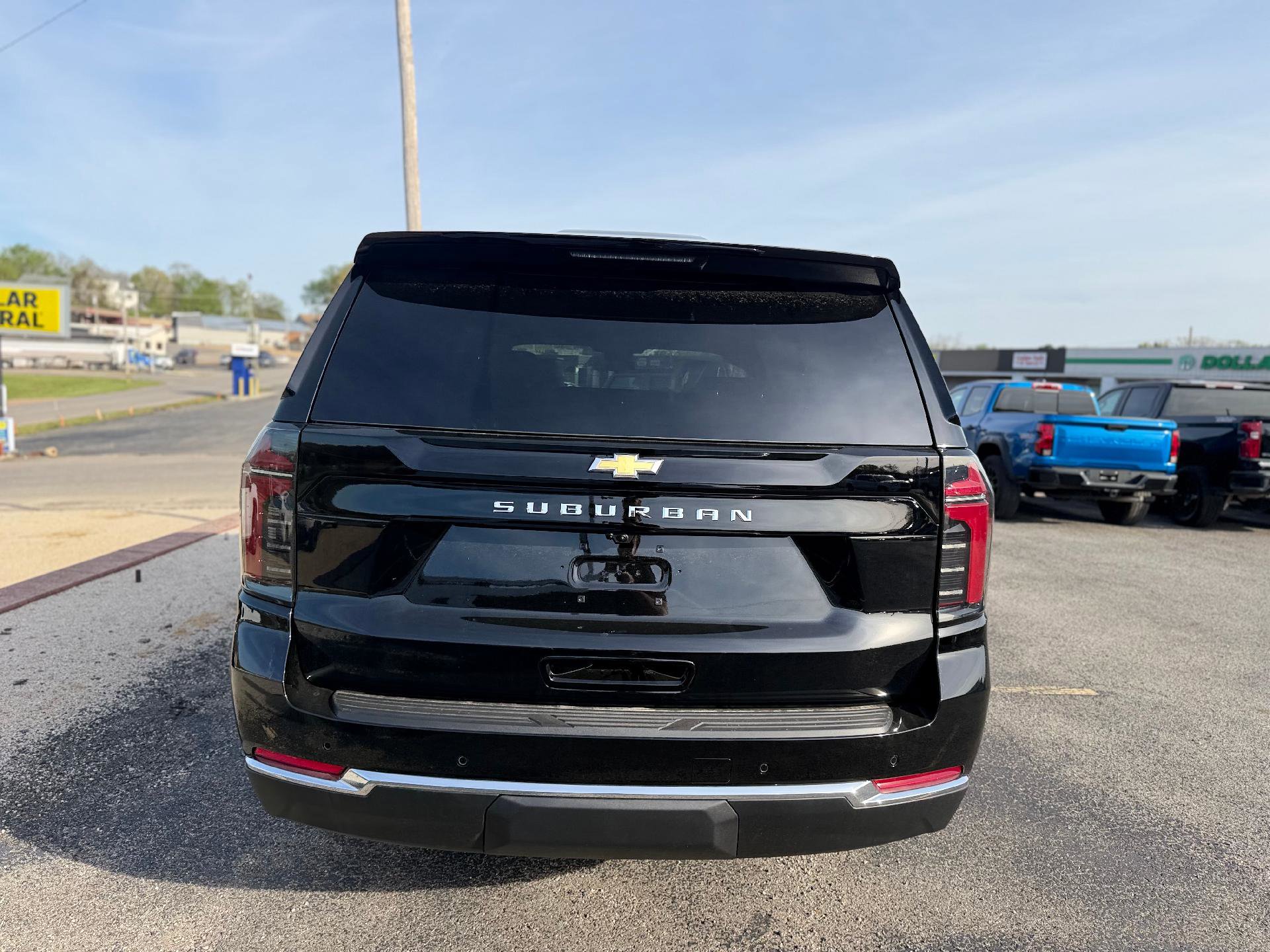 New 2026 Chevrolet Suburban LS w/ LPO, Dark Essentials Package AWD/4WD image 4