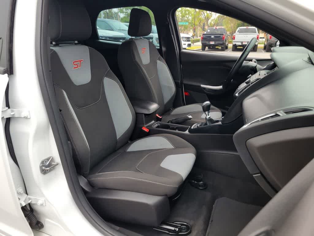 Certified 2017 Ford Focus ST FWD image 15