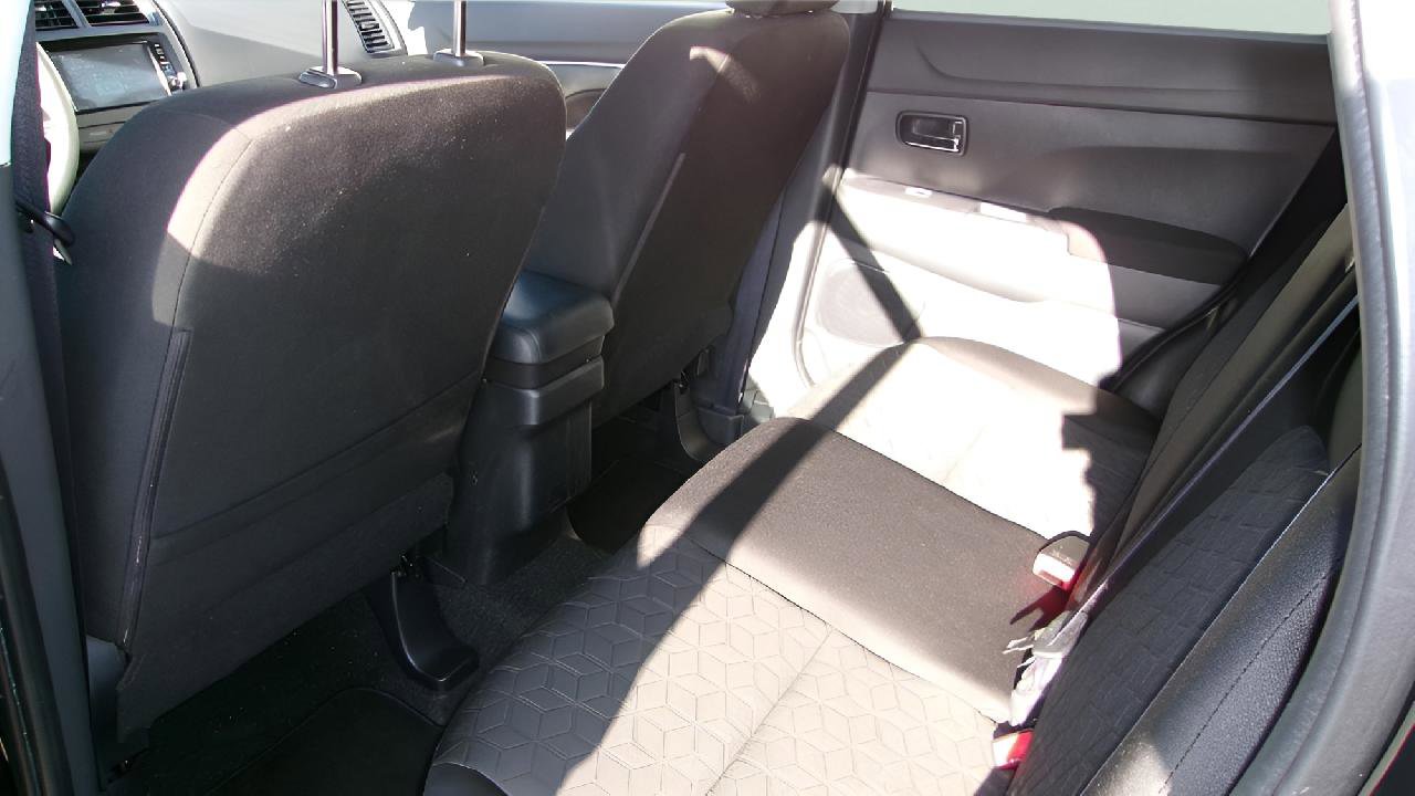 Used 2025 Mitsubishi Outlander Sport ES image 9