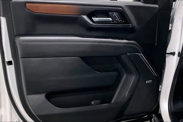 Used 2025 GMC Yukon Denali w/ Sun & Power Step Package image 20