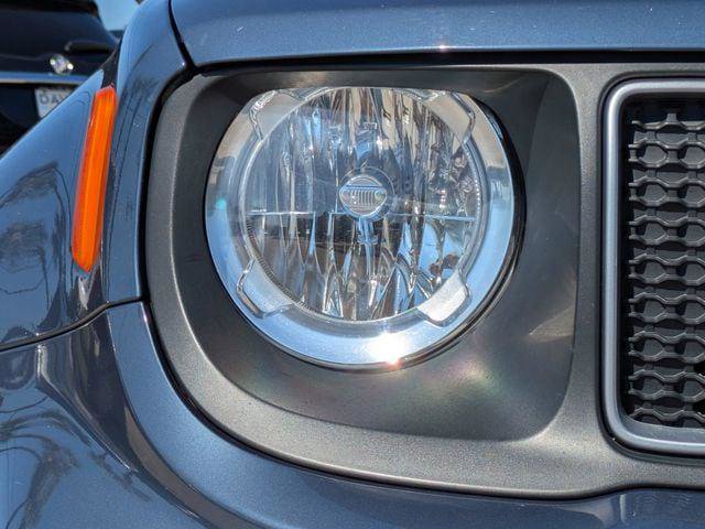 Certified 2023 Jeep Renegade Latitude AWD/4WD image 10