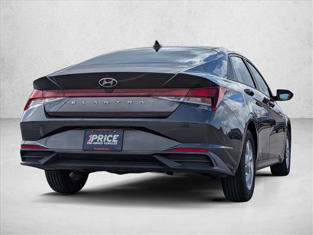 Used 2021 Hyundai Elantra SE image 5