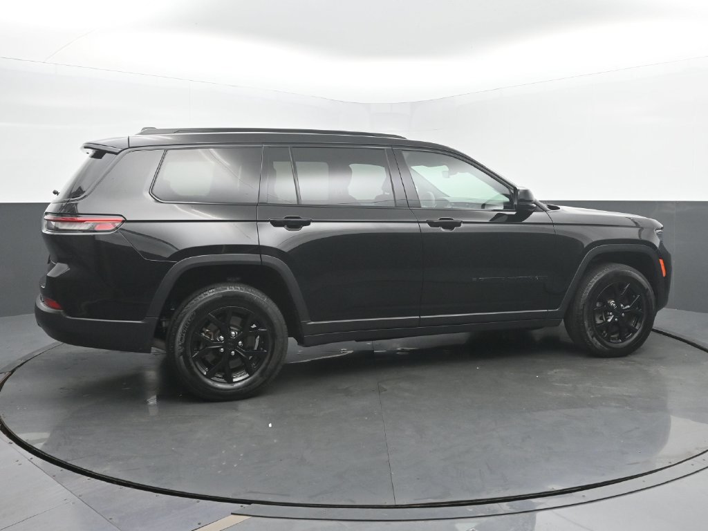 Used 2025 Jeep Grand Cherokee L Altitude AWD/4WD image 2
