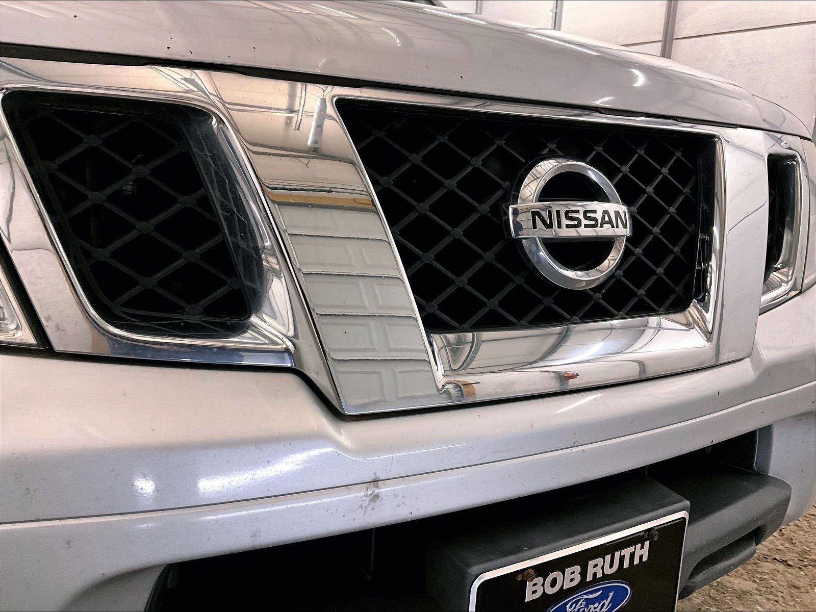 Used 2015 Nissan Frontier SV image 30