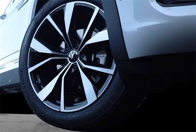 New 2026 Volkswagen Atlas SEL Premium R-Line image 3